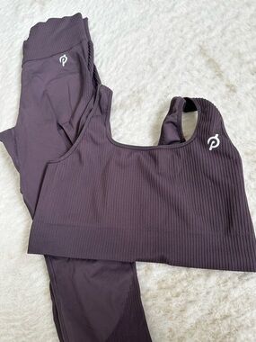 Peloton Ribbed Seamless Sports Bra and Leggings Set - Plum